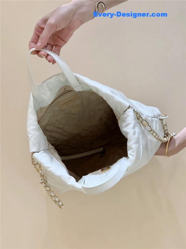 Chanel 22 large handbag - Image 2