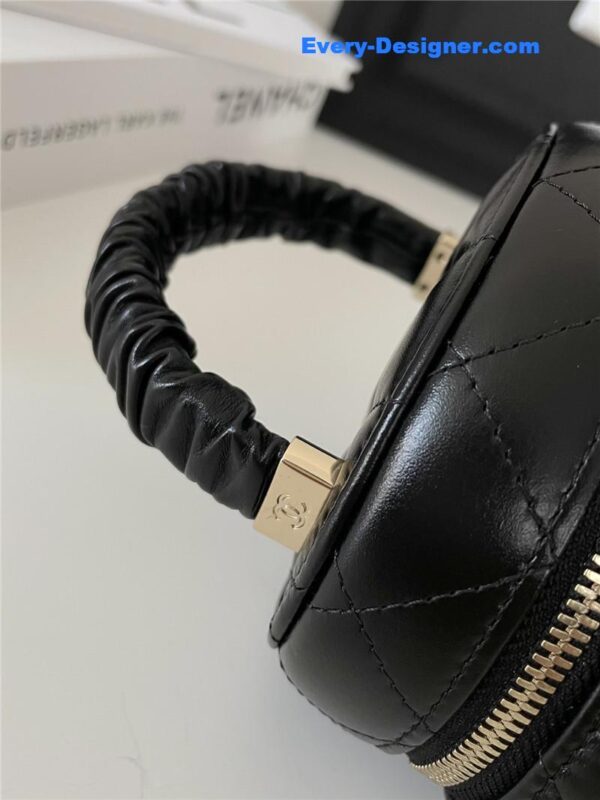 Chanel vintage tote bucket bag - Image 2