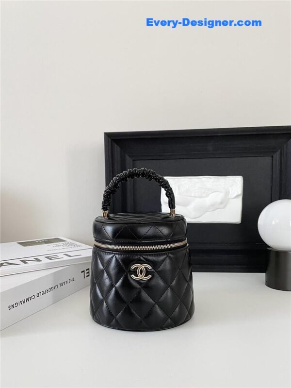Chanel vintage tote bucket bag - Image 4