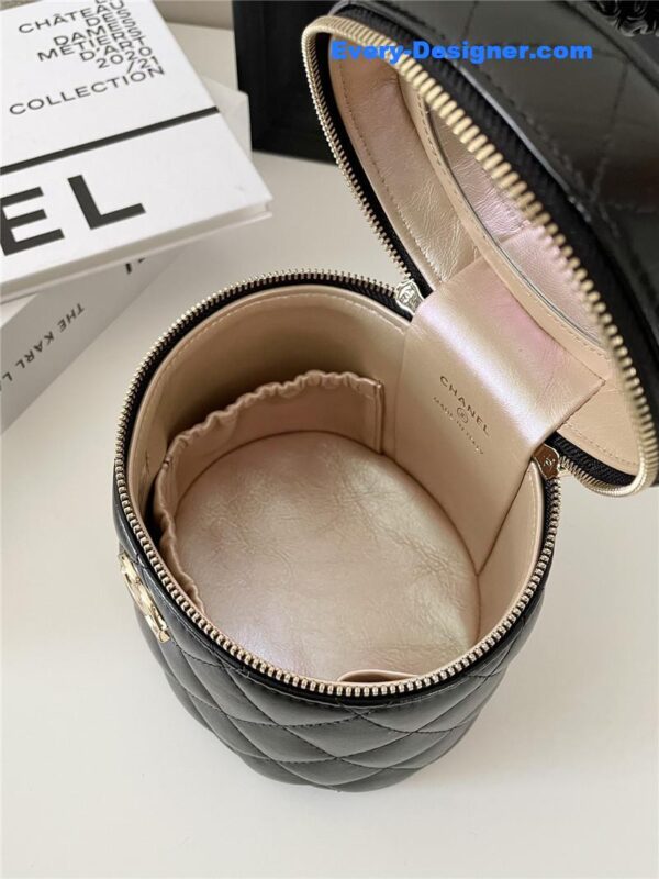 Chanel vintage tote bucket bag - Image 6