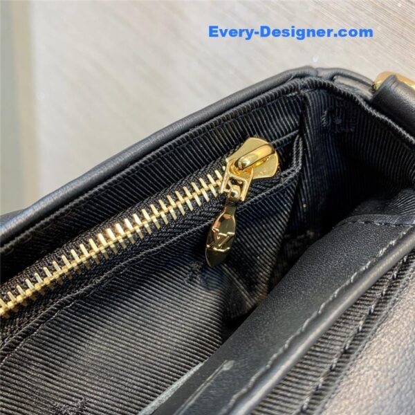 louis vuitton lv bubblegram wallet on strap bag - Image 8