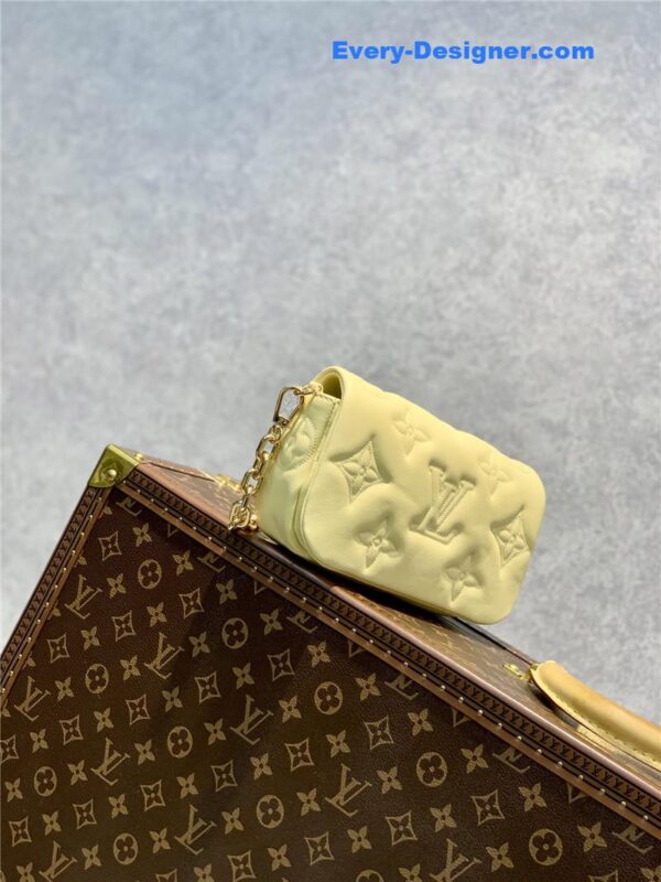 louis vuitton lv bubblegram wallet on strap bag - Image 3