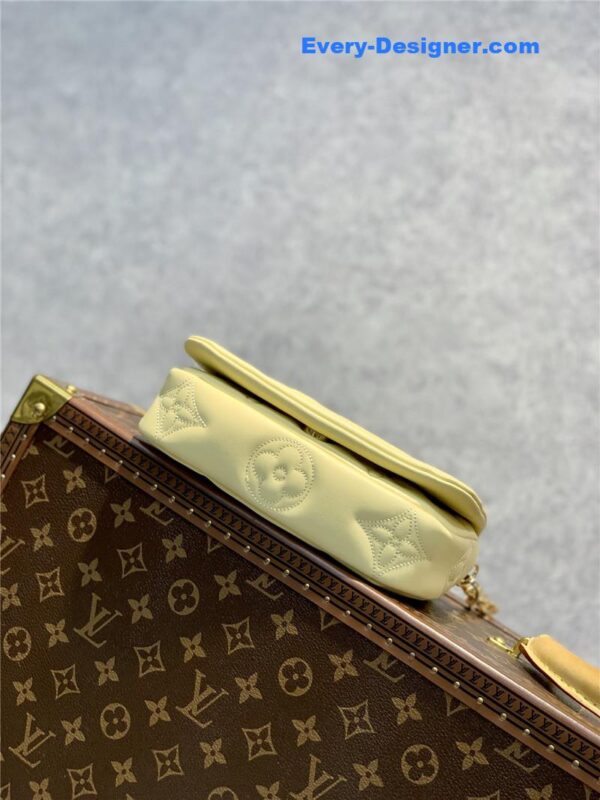 louis vuitton lv bubblegram wallet on strap bag - Image 6