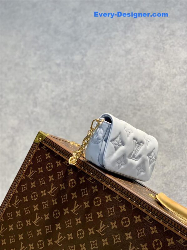 louis vuitton lv bubblegram wallet on strap bag - Image 4