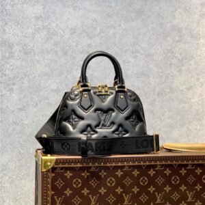 louis vuitton lv alma bb bag