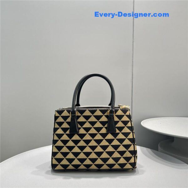prada galeria embroidered triangle check tote bag - Image 4