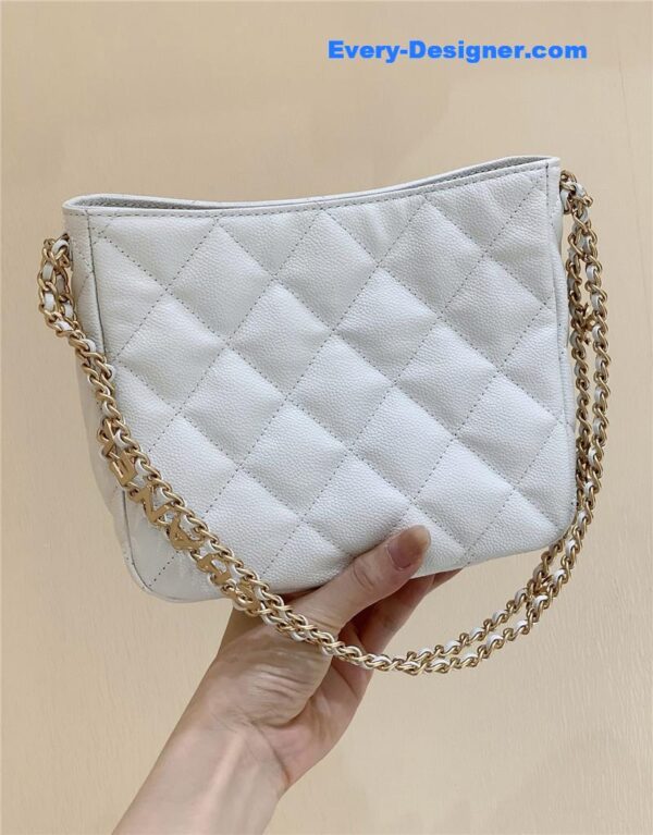 Chanel hobo bag with chain - Image 5