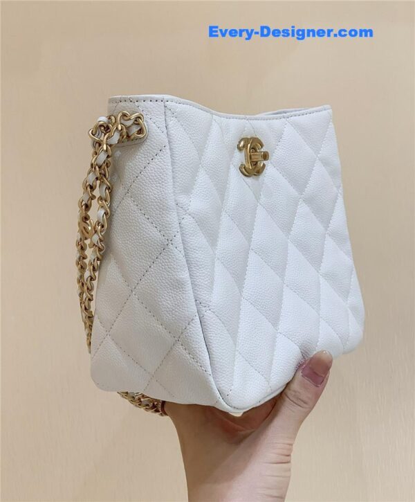 Chanel hobo bag with chain - Image 7