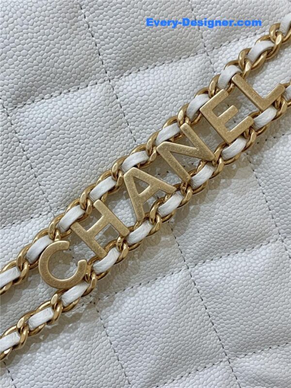 Chanel hobo bag with chain - Image 9