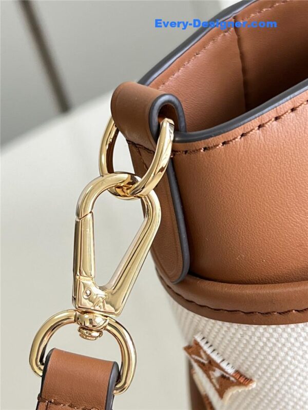louis vuitton lv on my side bag small - Image 6
