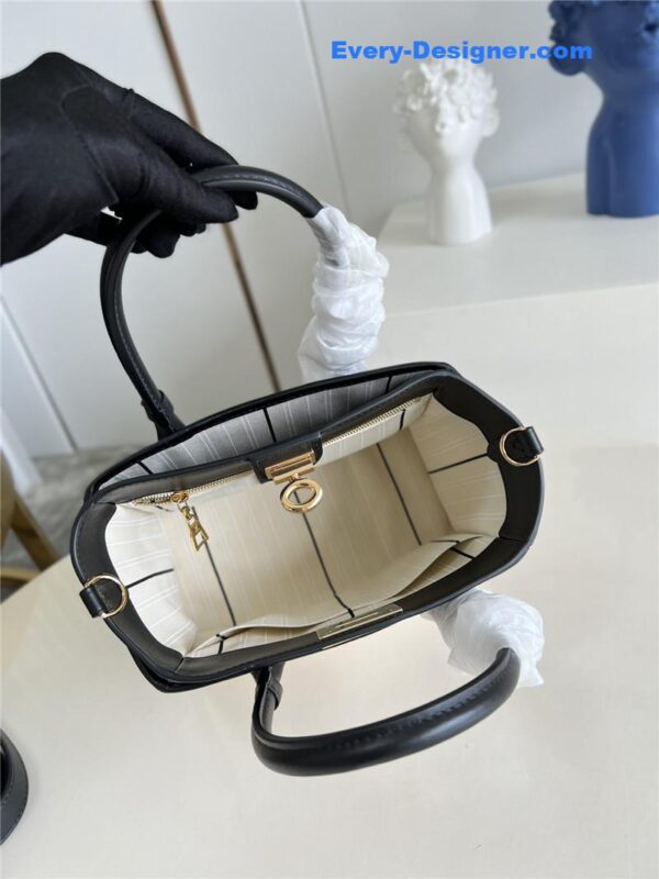 louis vuitton lv on my side bag small - Image 6