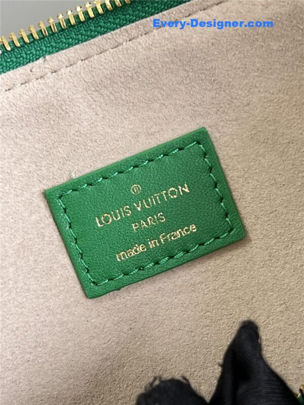 louis vuitton lv coussin bag small green - Image 3