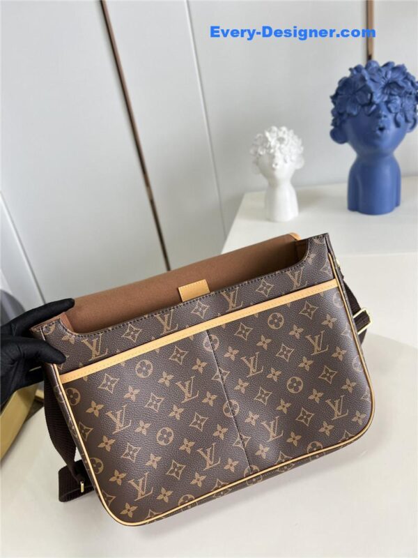 louis vuitton lv messenger bag - Image 6