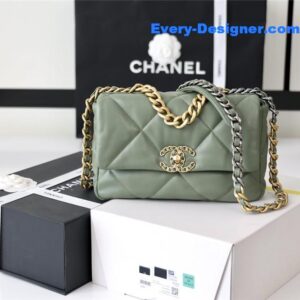 Chanel 19 bag small