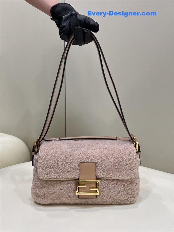 fendi lambswool baguette bag - Image 3