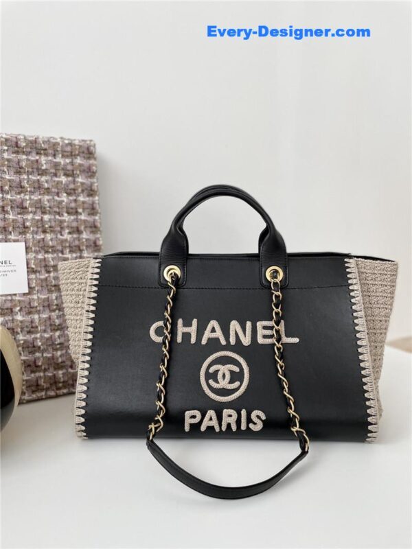 Chanel tote shopping bag
