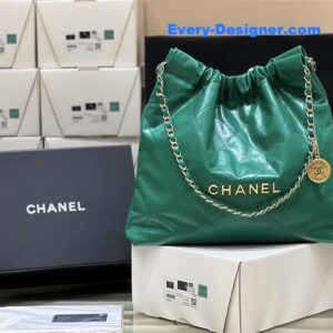 Chanel 22 handbag small green