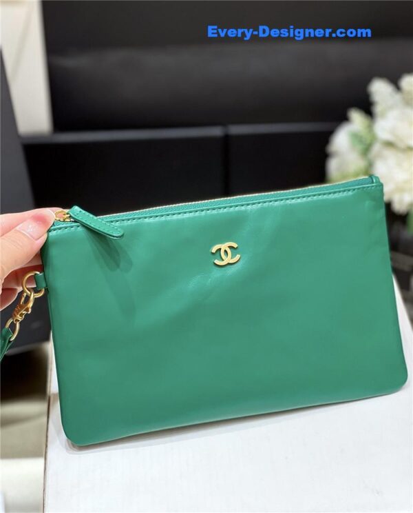 Chanel 22 handbag small green - Image 6