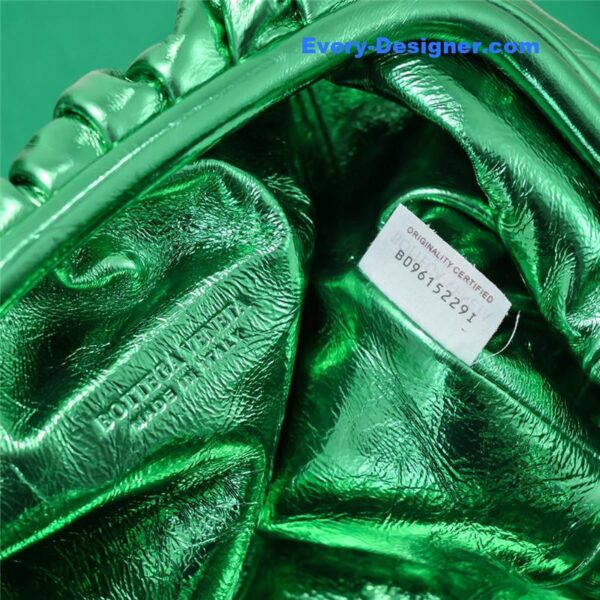 bottega veneta the pouch bag green - Image 3