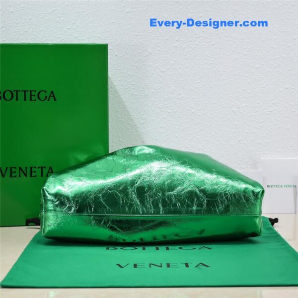 bottega veneta the pouch bag green - Image 5