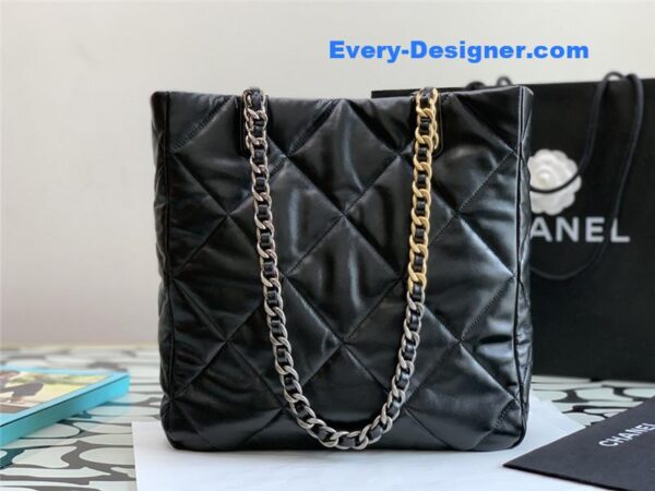 Chanel 19 tote shopping bag - Image 2