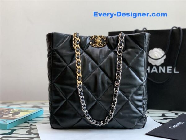 Chanel 19 tote shopping bag - Image 7