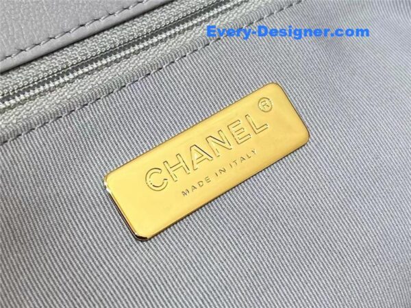 Chanel 19 tote shopping bag - Image 4