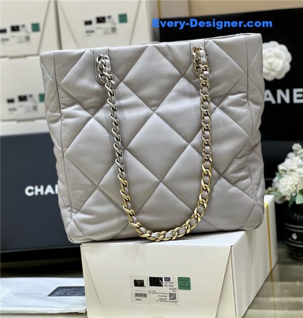 Chanel 19 tote shopping bag - Image 3