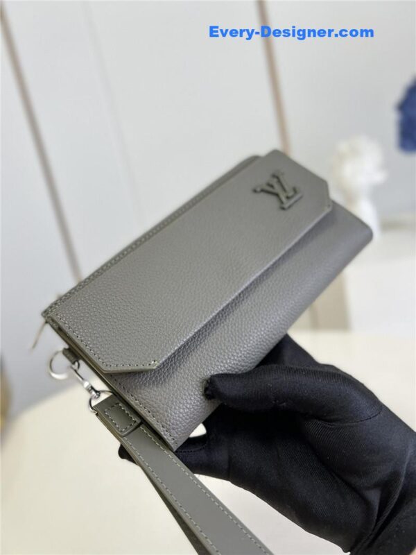 louis vuitton LV aerogram long wallet - Image 2