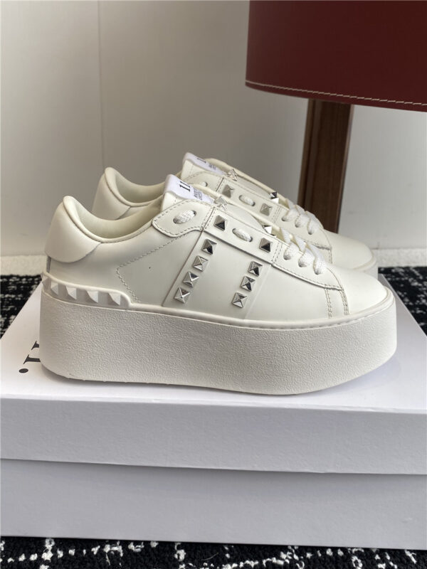 Valentino Garavani Rockstud White Leather Flatform Sneakers - Image 7