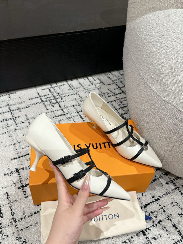 Louis Vuitton 6AM Pointed Toe Heels White - Image 5