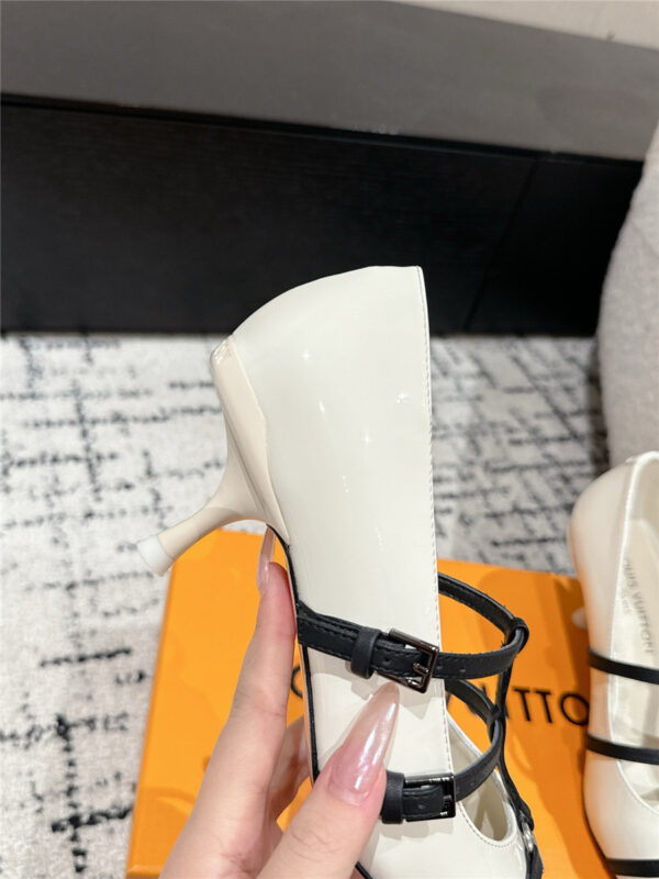 Louis Vuitton 6AM Pointed Toe Heels White - Image 7