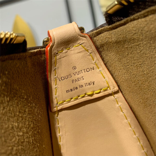 Louis Vuitton LV Pochette Tirette Bag - Image 5