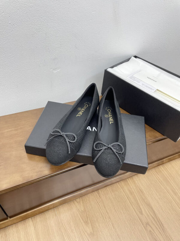 Chanel Lambskin Cap Toe CC Ballerina Flats - Image 4