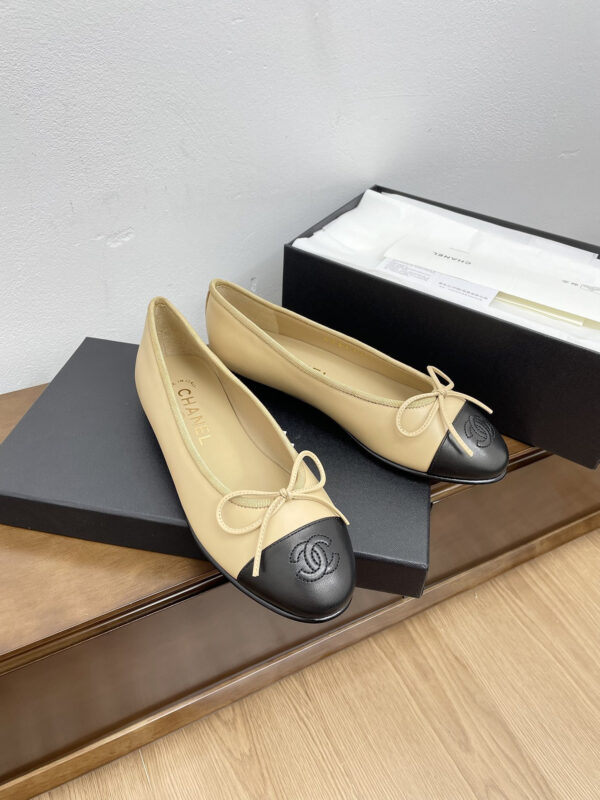 Chanel Black Leather Cap-Toe Ballerina Flats - Image 4