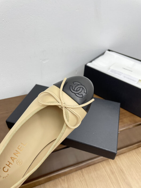 Chanel Black Leather Cap-Toe Ballerina Flats - Image 5