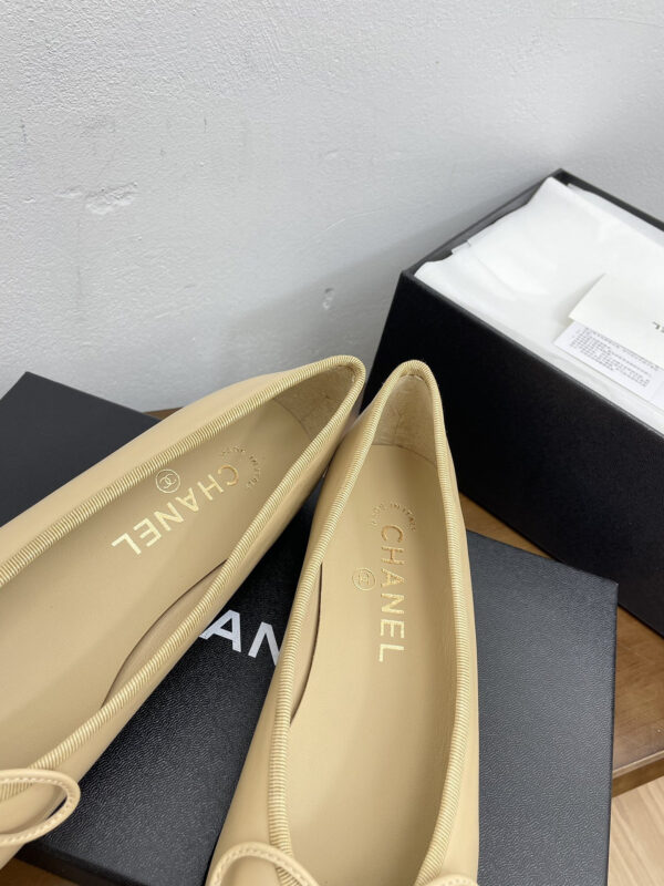 Chanel Black Leather Cap-Toe Ballerina Flats - Image 2