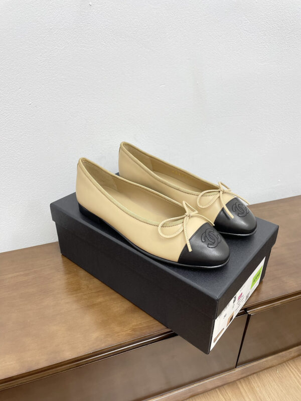 Chanel Black Leather Cap-Toe Ballerina Flats - Image 8