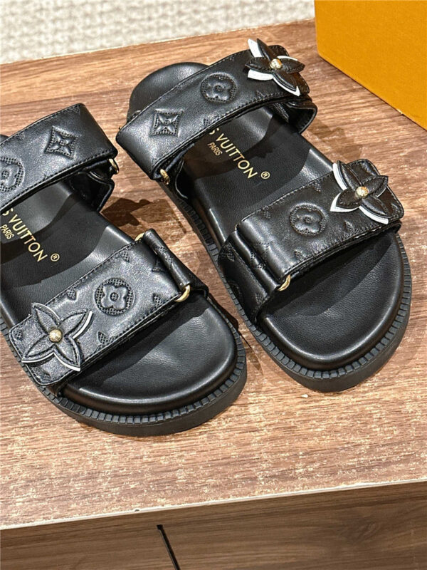 Louis Vuitton LV Sunset Flat Comfort Mule in black - Image 9