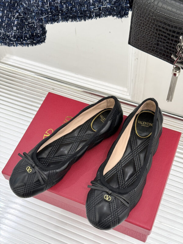 Valentino Garavani Black Quiltie 67 Ballerina Flats - Image 3