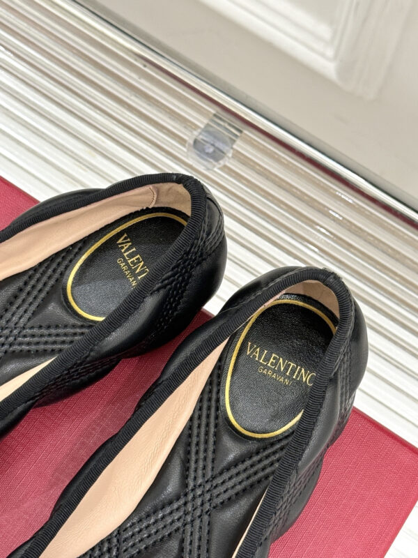 Valentino Garavani Black Quiltie 67 Ballerina Flats - Image 4