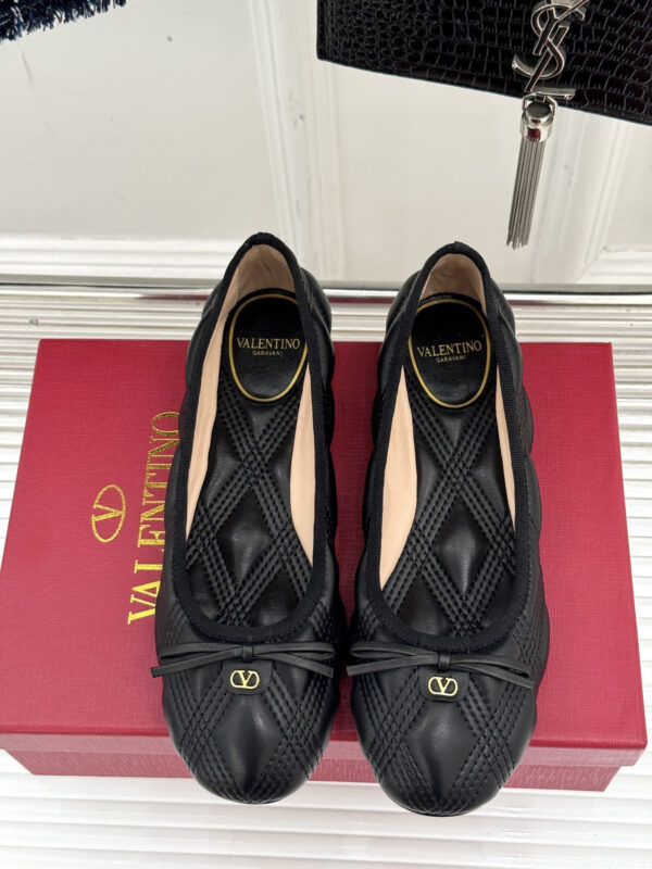 Valentino Garavani Black Quiltie 67 Ballerina Flats - Image 6