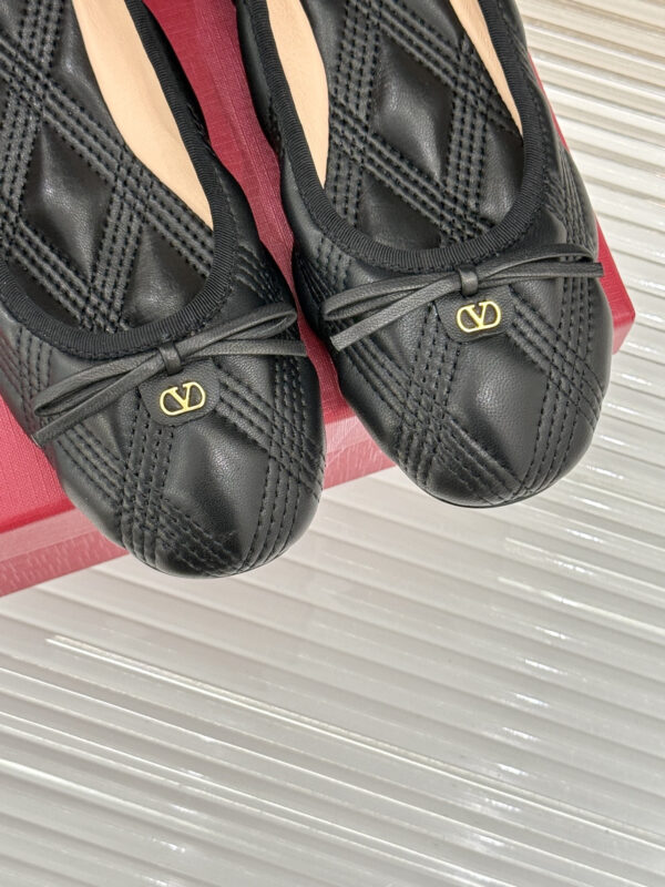 Valentino Garavani Black Quiltie 67 Ballerina Flats - Image 7