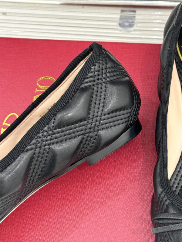 Valentino Garavani Black Quiltie 67 Ballerina Flats - Image 9