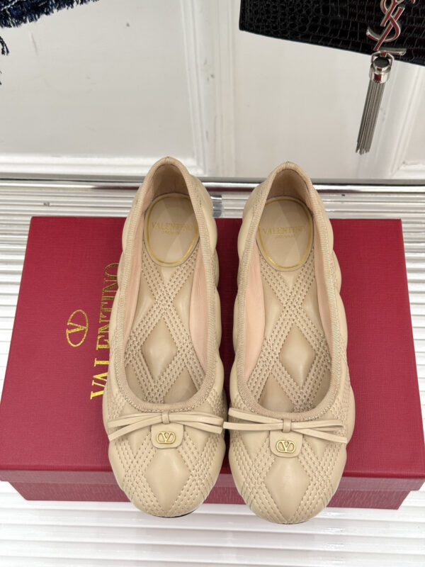 Valentino Garavani Quiltie 67 Ballerina Flats Beige - Image 4