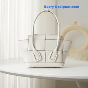 bottega veneta arco mini leather tote