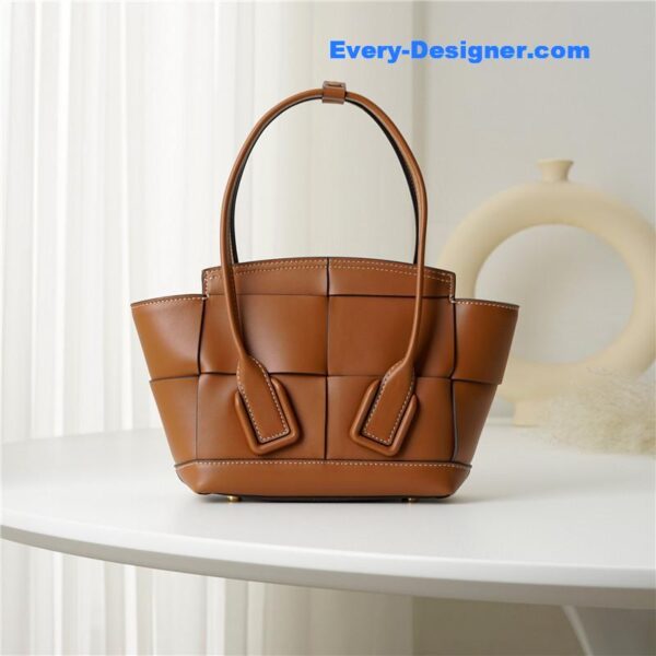bottega veneta arco mini leather tote - Image 8