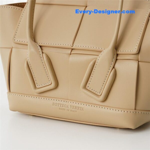 bottega veneta arco mini leather tote - Image 4