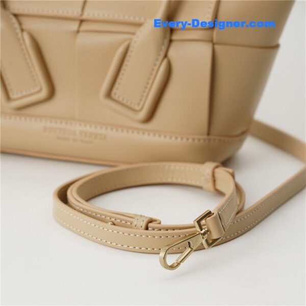 bottega veneta arco mini leather tote - Image 8