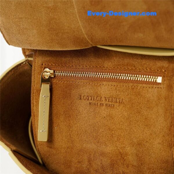 bottega veneta arco mini leather bag - Image 2
